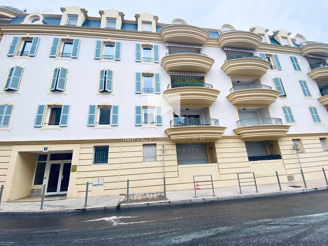 Appartement à HYERES