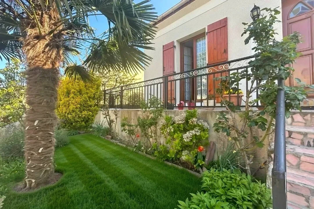 Maison à QUINCY-VOISINS