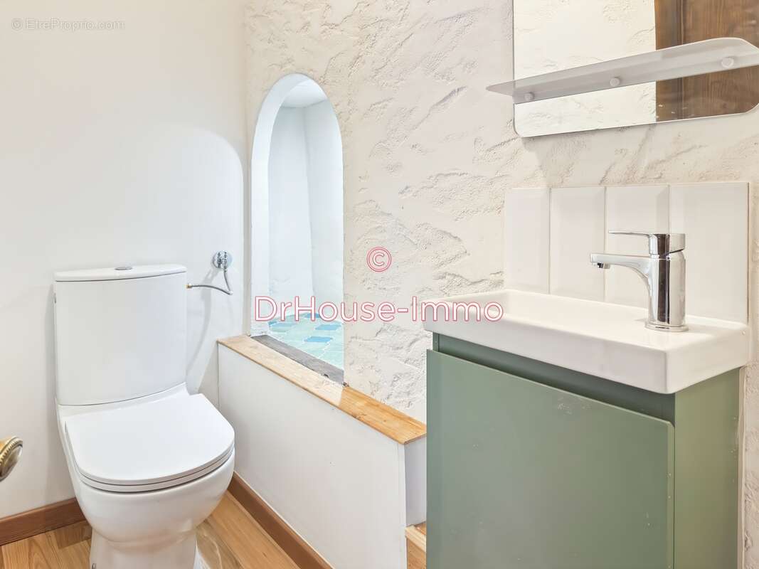 Appartement à COTIGNAC