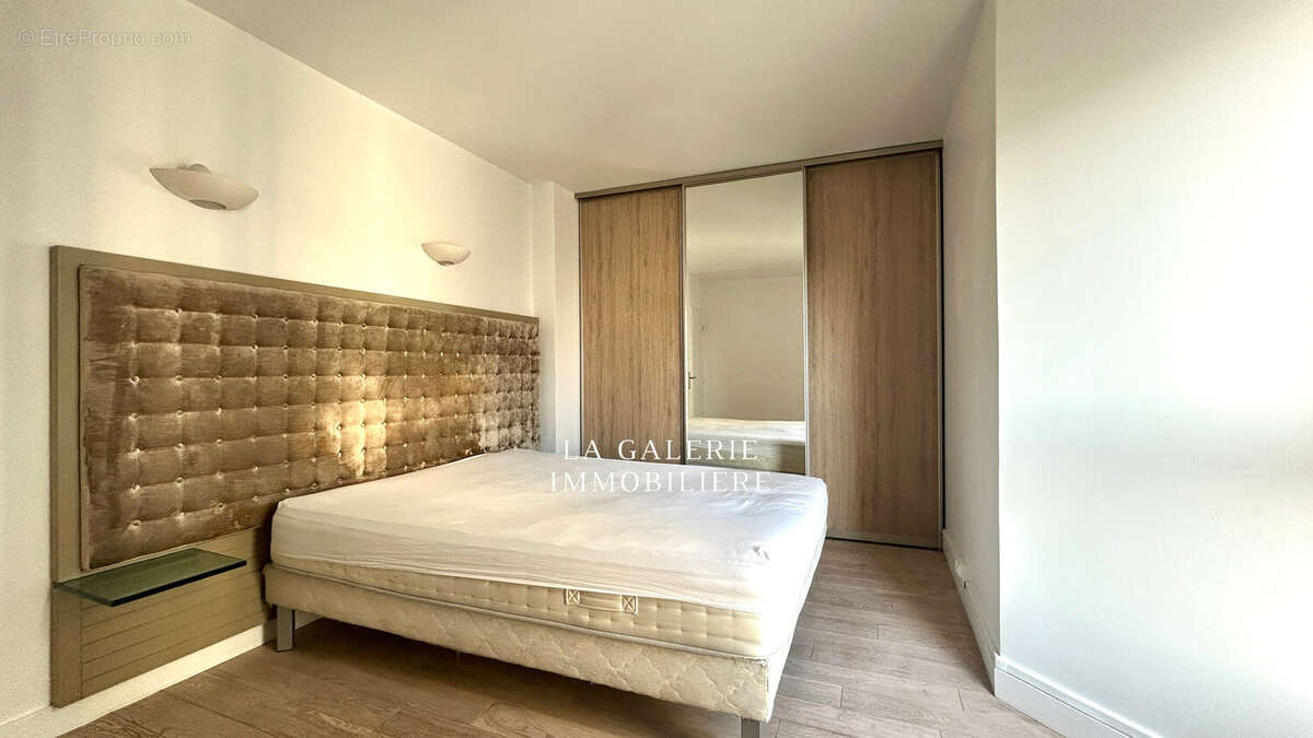 Chambre 2 - Appartement à PUTEAUX