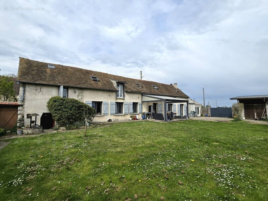 Maison à LA VILLENEUVE-EN-CHEVRIE