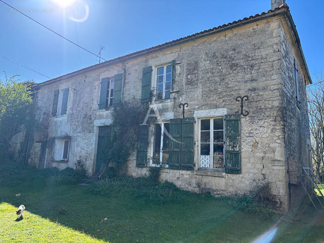 Maison à FONTENAY-LE-COMTE