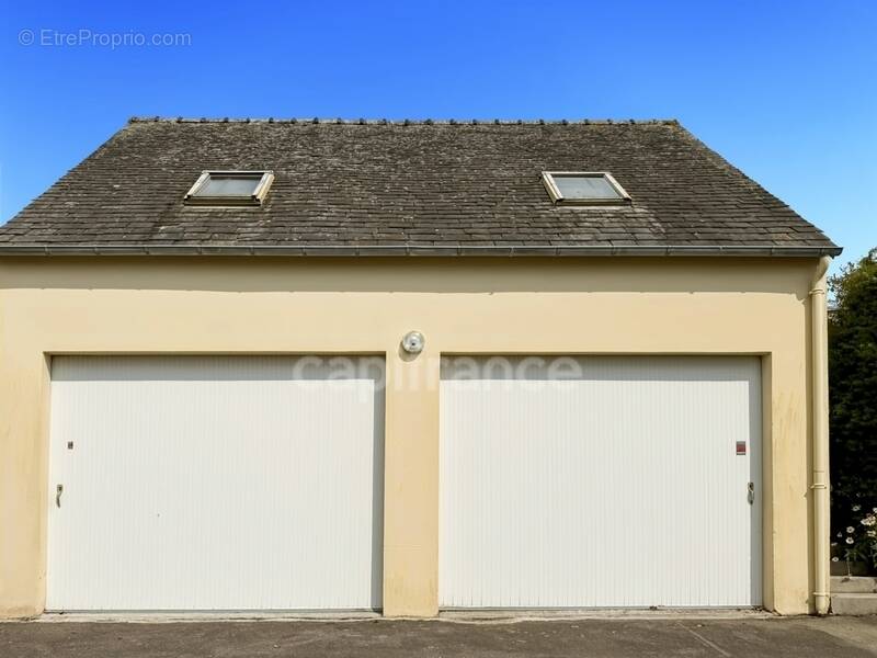 Maison à LE RELECQ-KERHUON