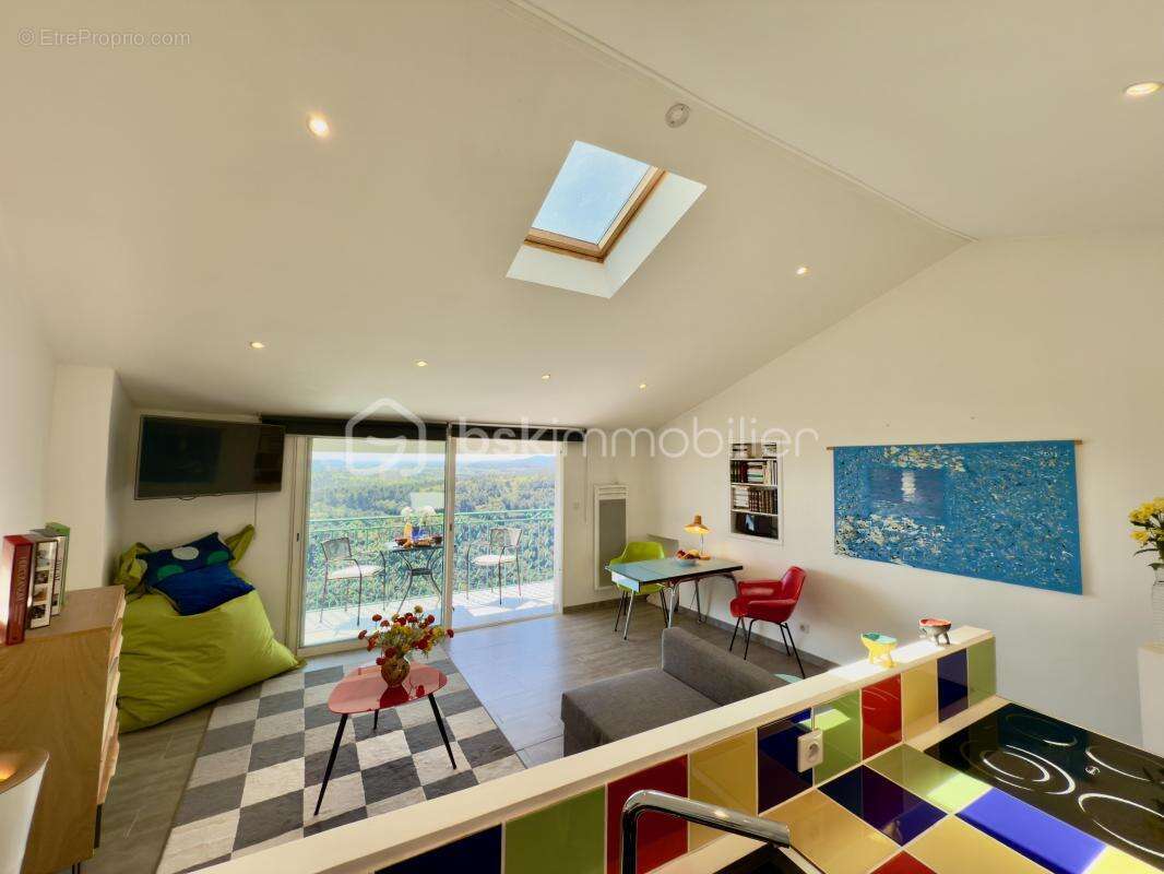 Appartement à SAINT-CEZAIRE-SUR-SIAGNE