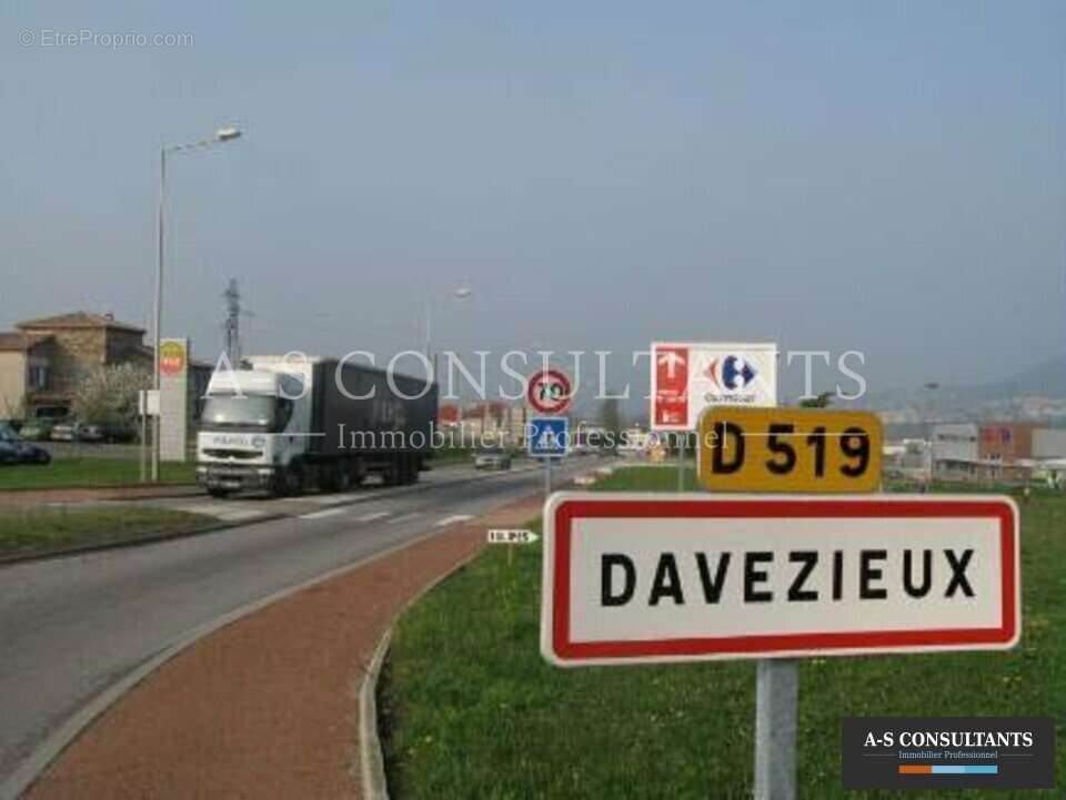 Commerce à DAVEZIEUX