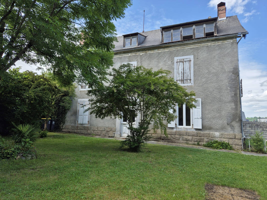 Maison à LAMARQUE-PONTACQ