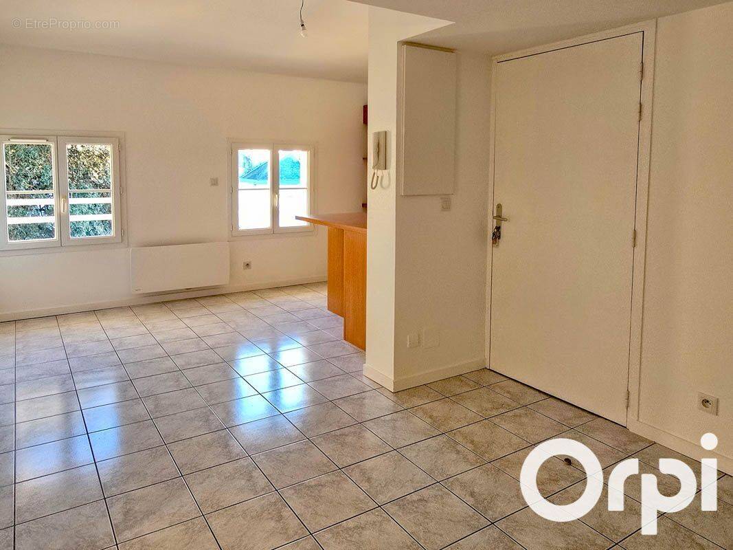 Appartement à FOURAS
