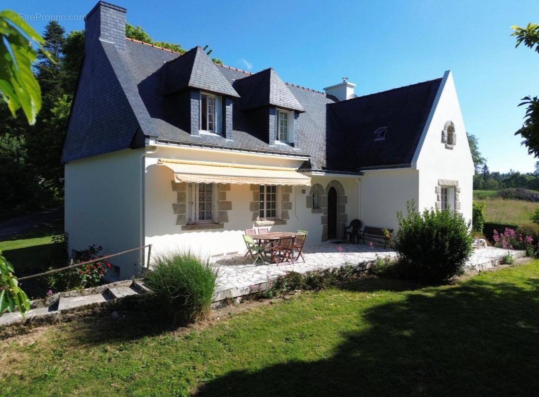 Maison à PLUHERLIN