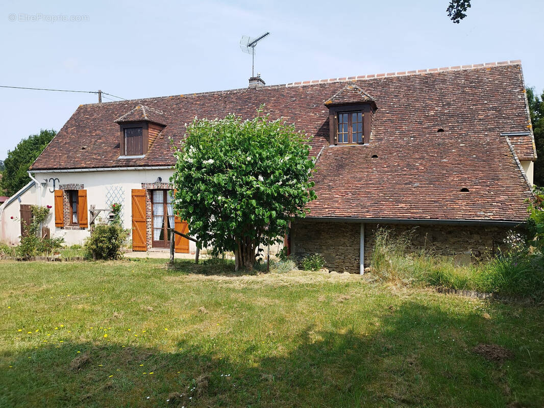 Maison à LONGNY-AU-PERCHE