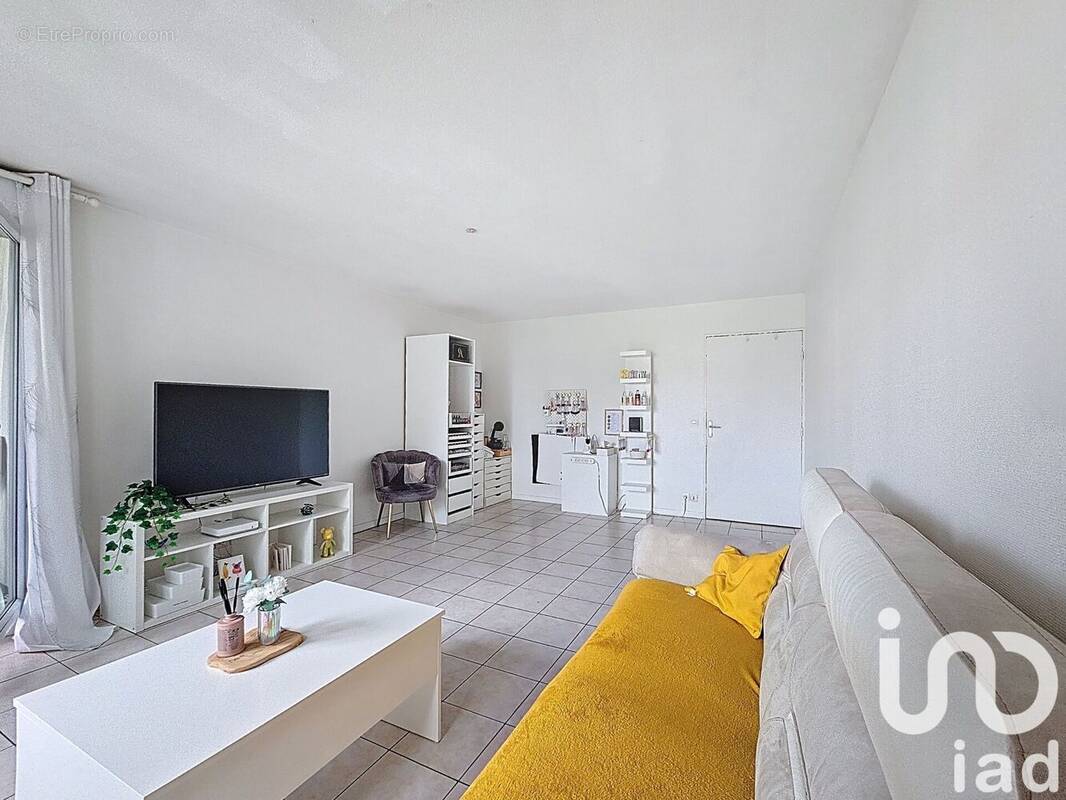 Photo 1 - Appartement à MOISSY-CRAMAYEL