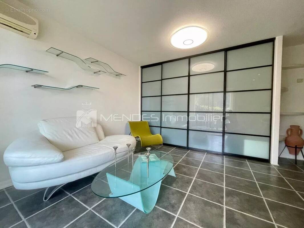 Appartement à EZE