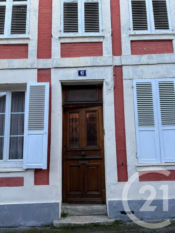 Maison à LA FERE