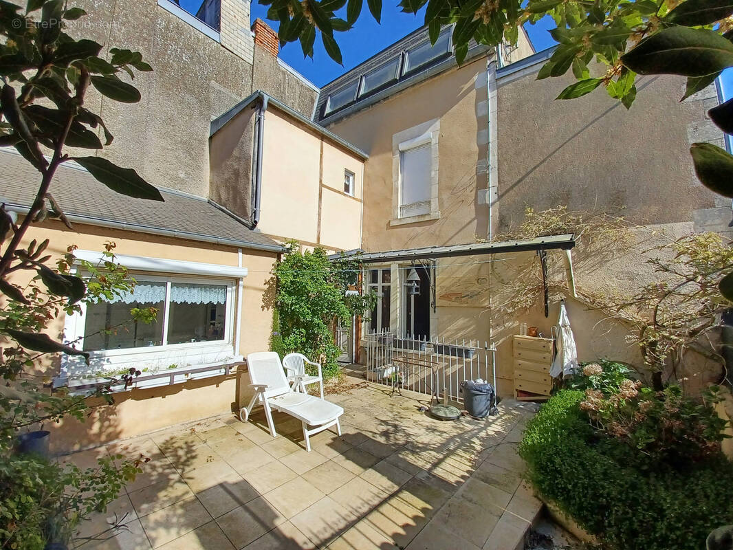 Maison à LA CHARITE-SUR-LOIRE