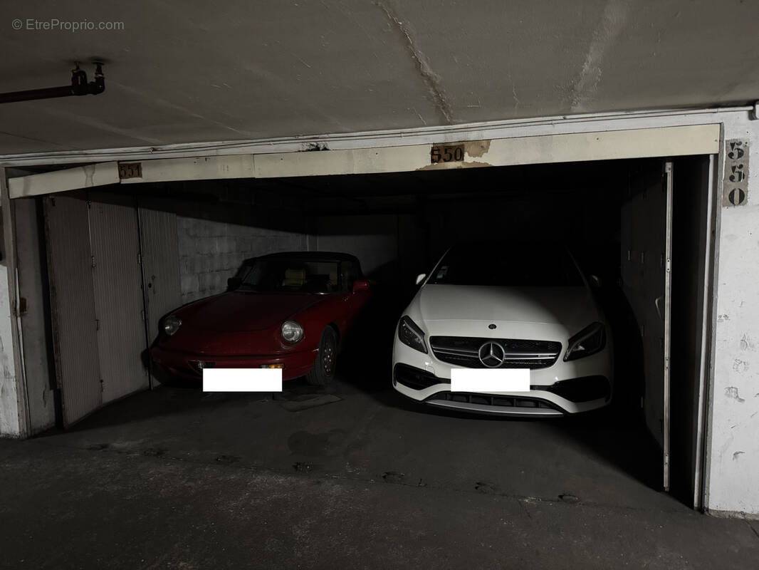 Parking à PARIS-16E