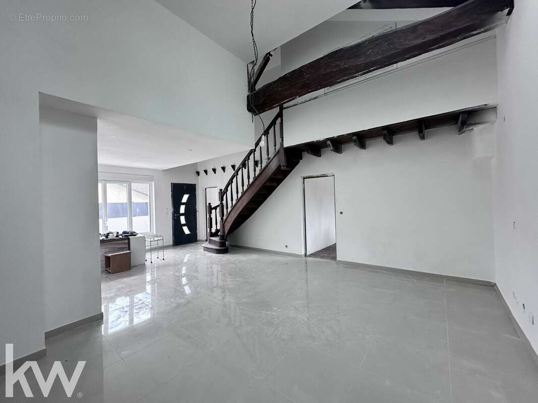 Appartement à LA VERPILLIERE