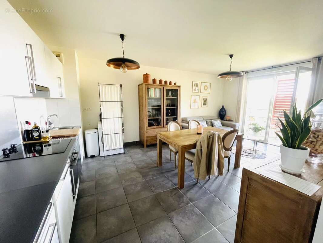 Appartement à VENELLES
