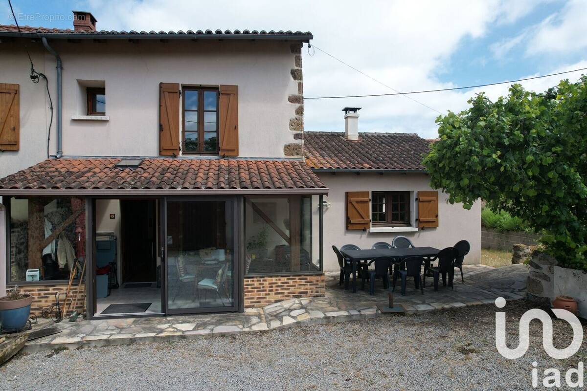 Photo 1 - Maison à ROCHECHOUART
