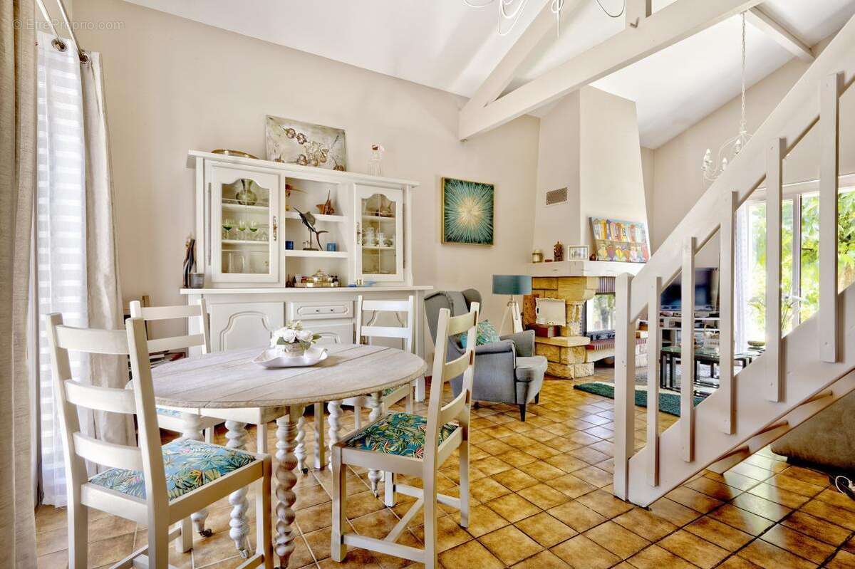 Maison à VILLENAVE-D&#039;ORNON