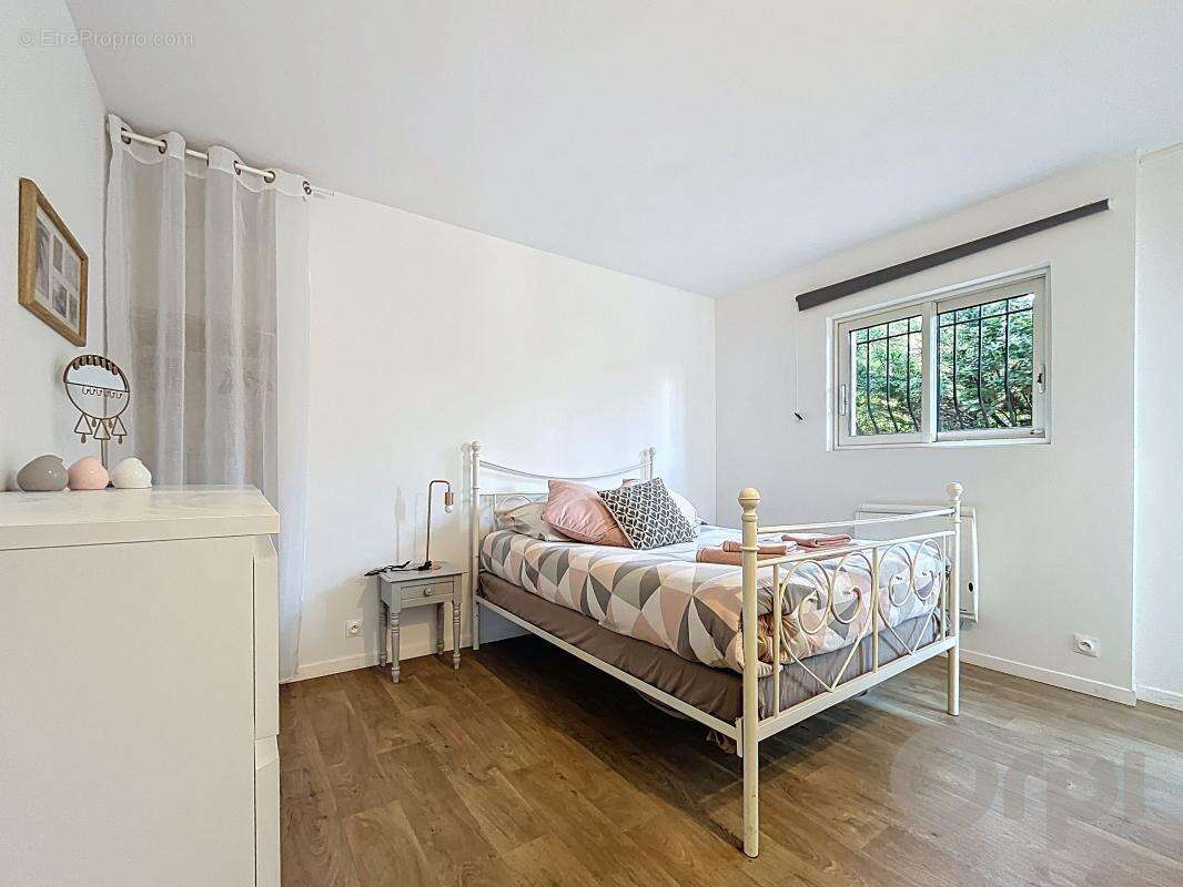 Maison à ROQUEBRUNE-SUR-ARGENS