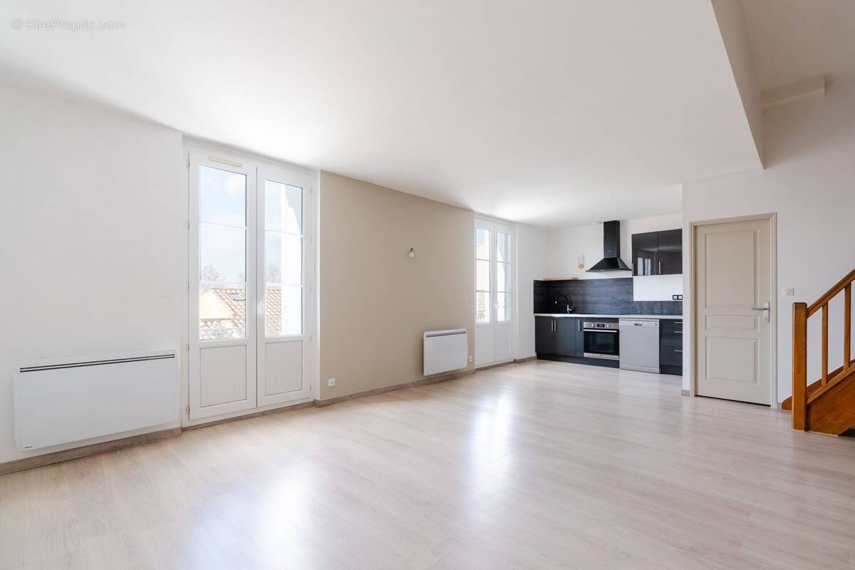 Séjour / Cuisine - Appartement à NARBONNE