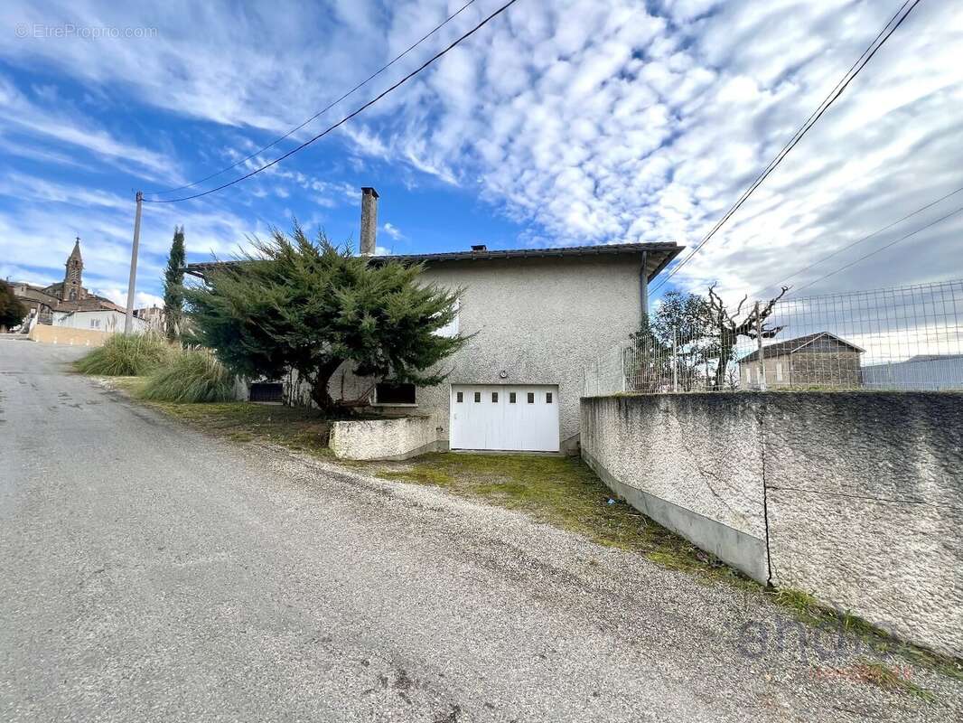 Maison à MONCLAR-DE-QUERCY