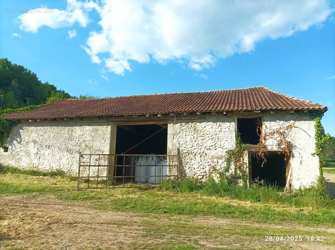 Maison à SAINT-ASTIER