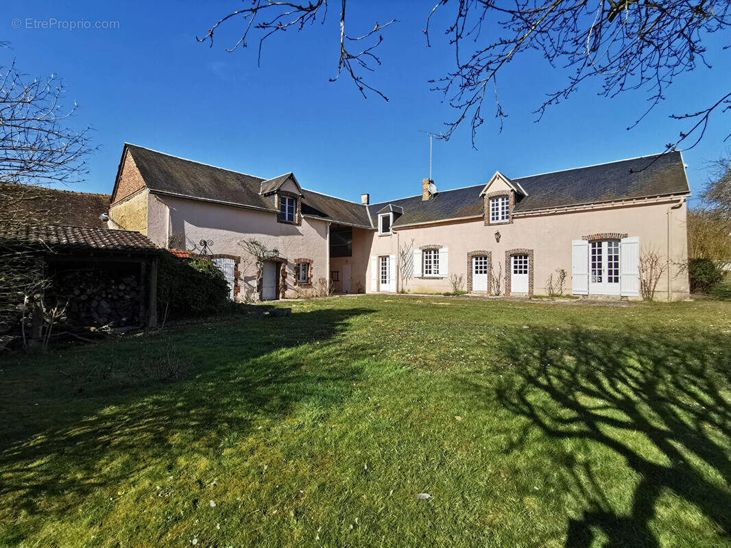 Maison à EPERNON