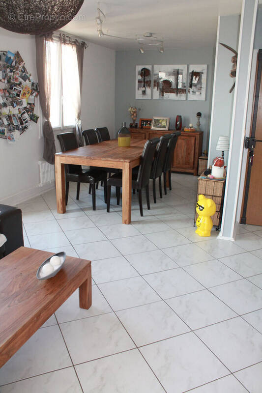 Photo 1 - Appartement à OULLINS