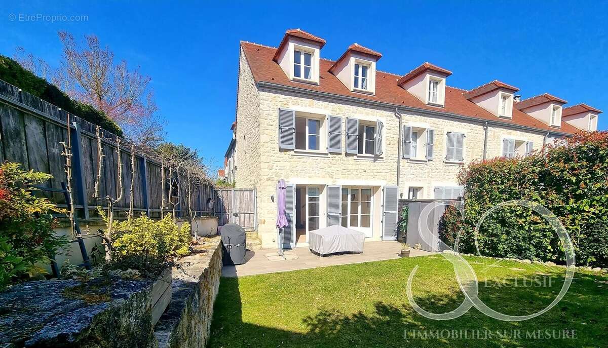 Maison à SAINT-NOM-LA-BRETECHE