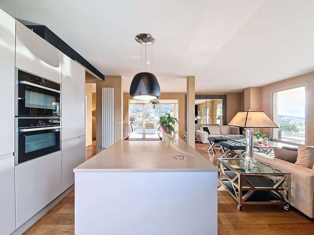 Appartement à LE CANNET