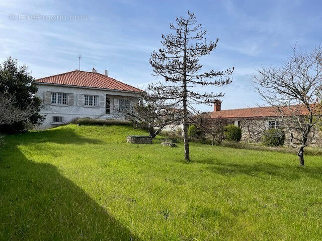 Maison à L&#039;EPINE