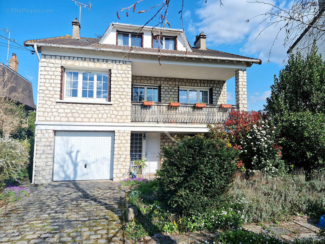 Maison à MONTGERON