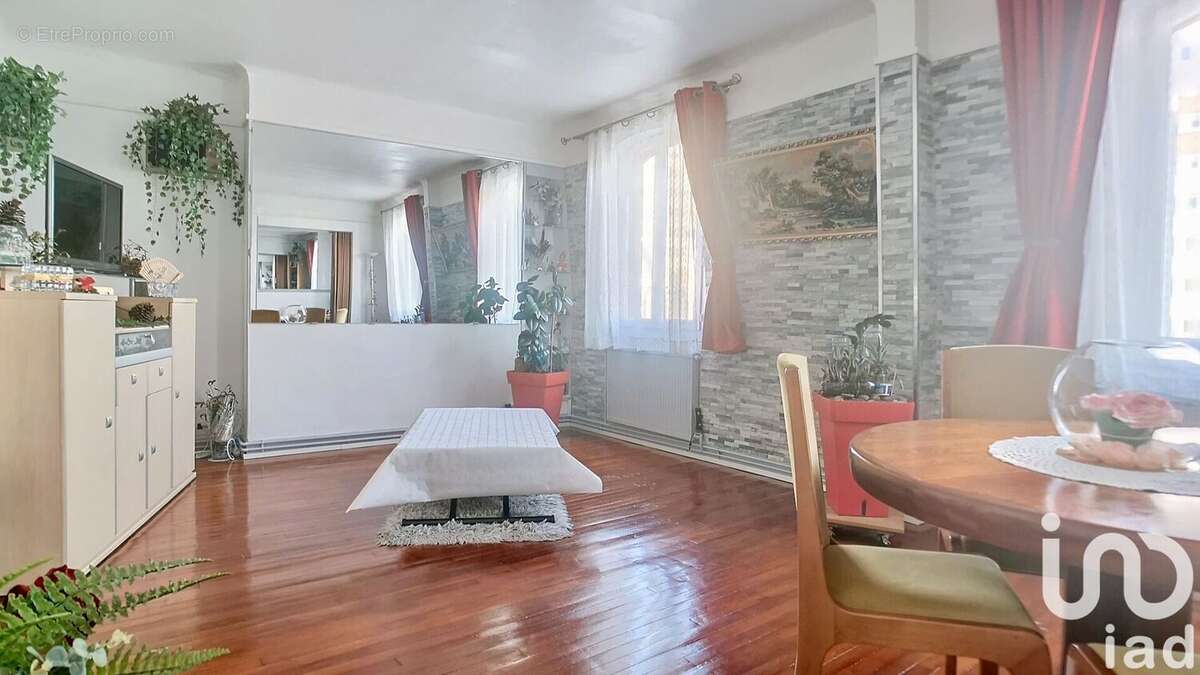 Photo 2 - Appartement à SURESNES
