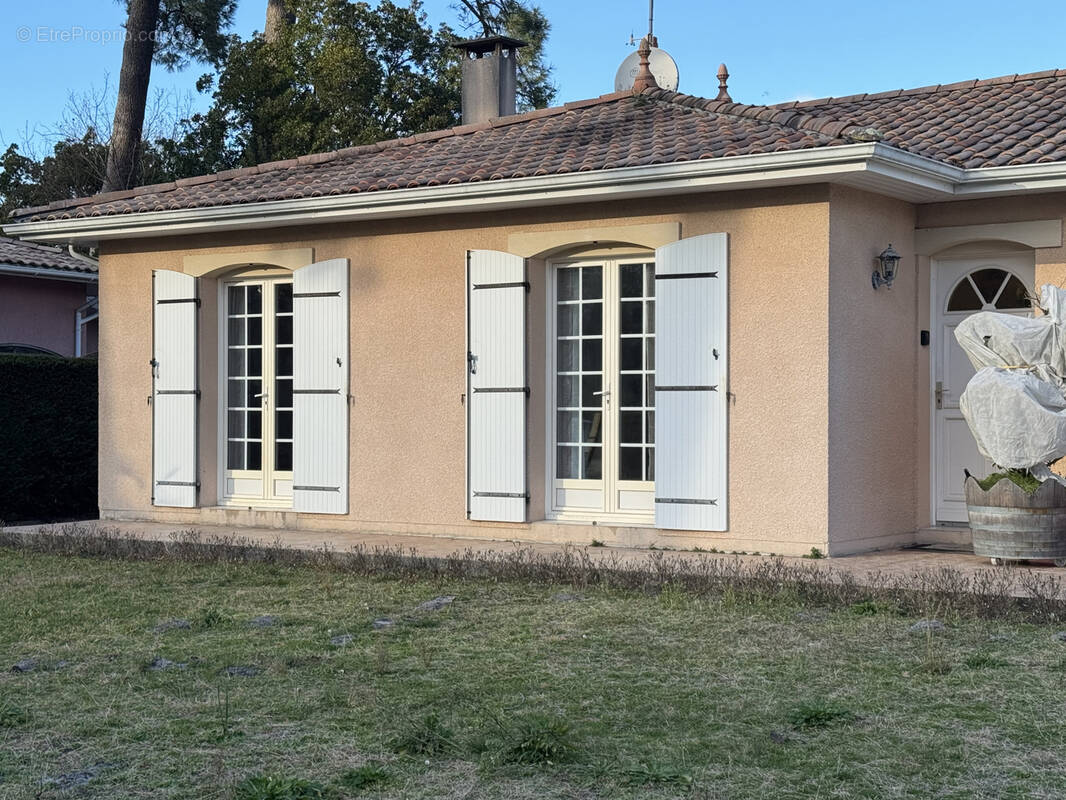 Maison à ARES