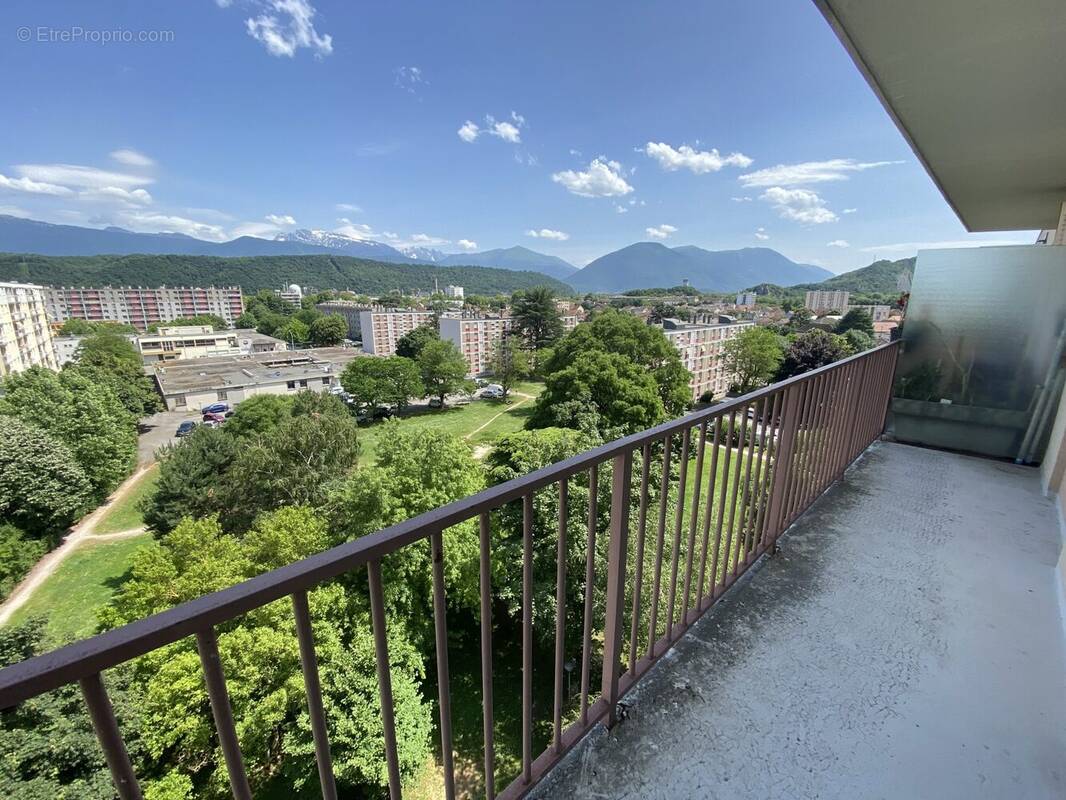 Appartement à LE PONT-DE-CLAIX