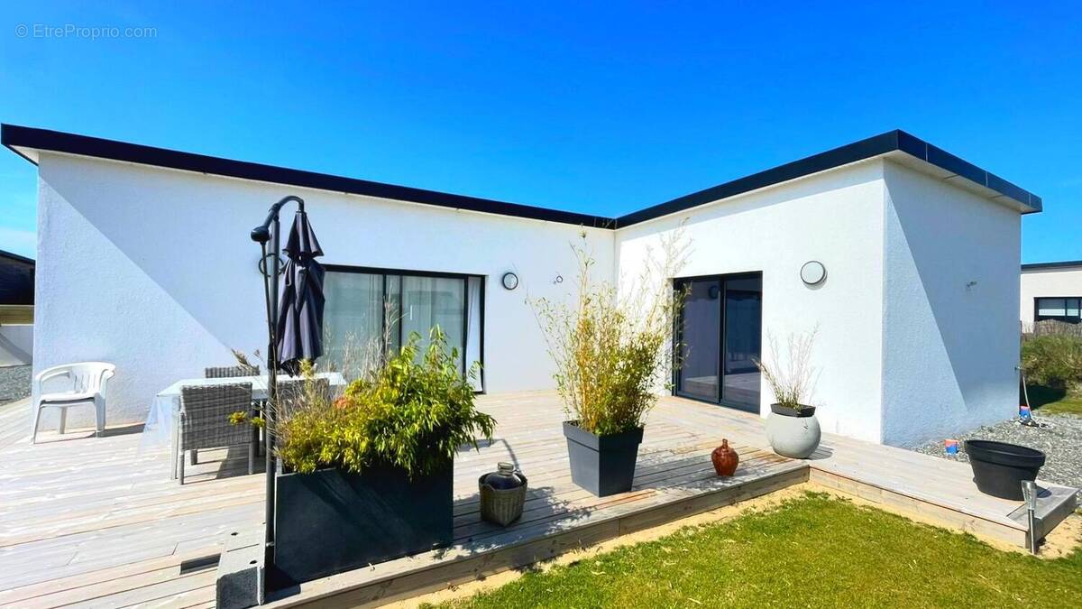 Maison à SANTEC