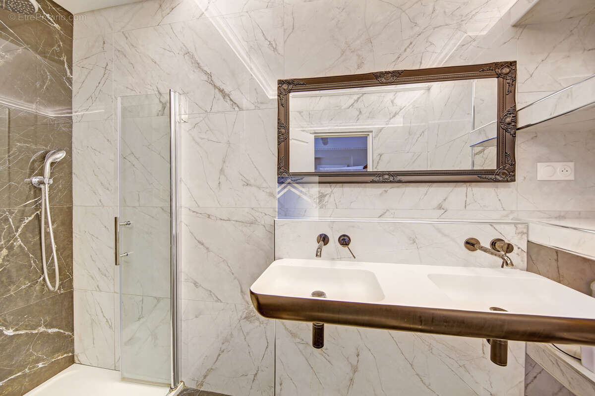 Appartement à PARIS-9E