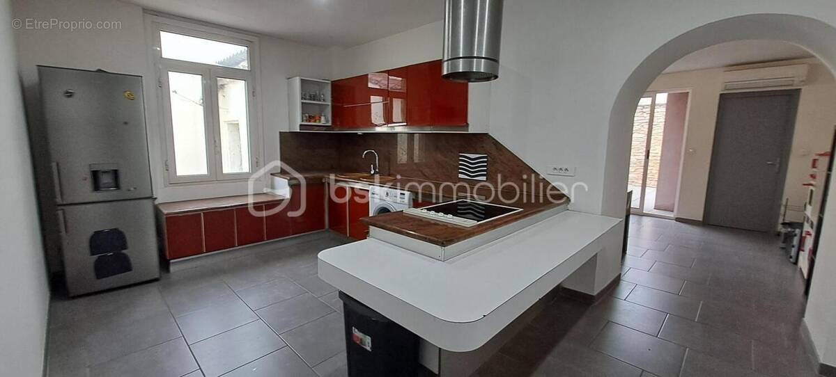 Appartement à UCHAUD