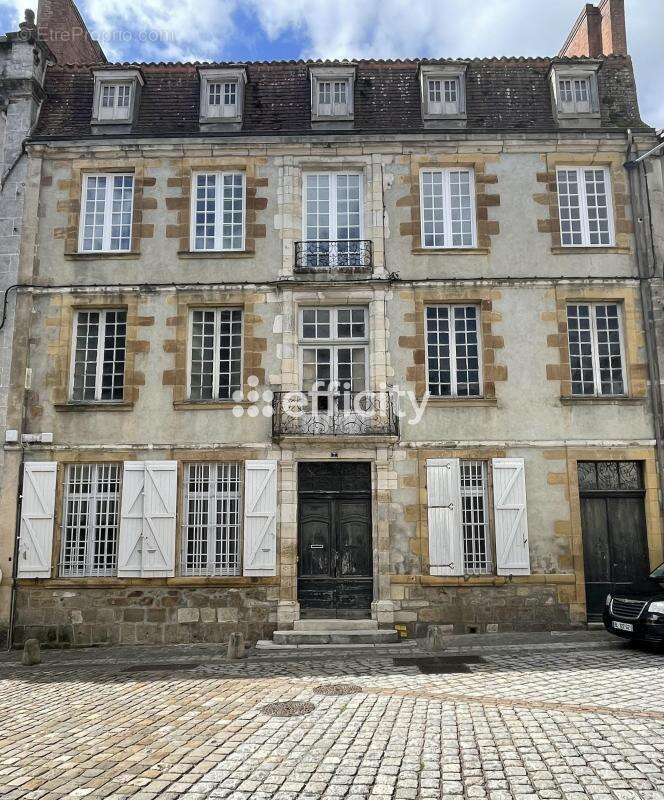 Maison à CONFOLENS