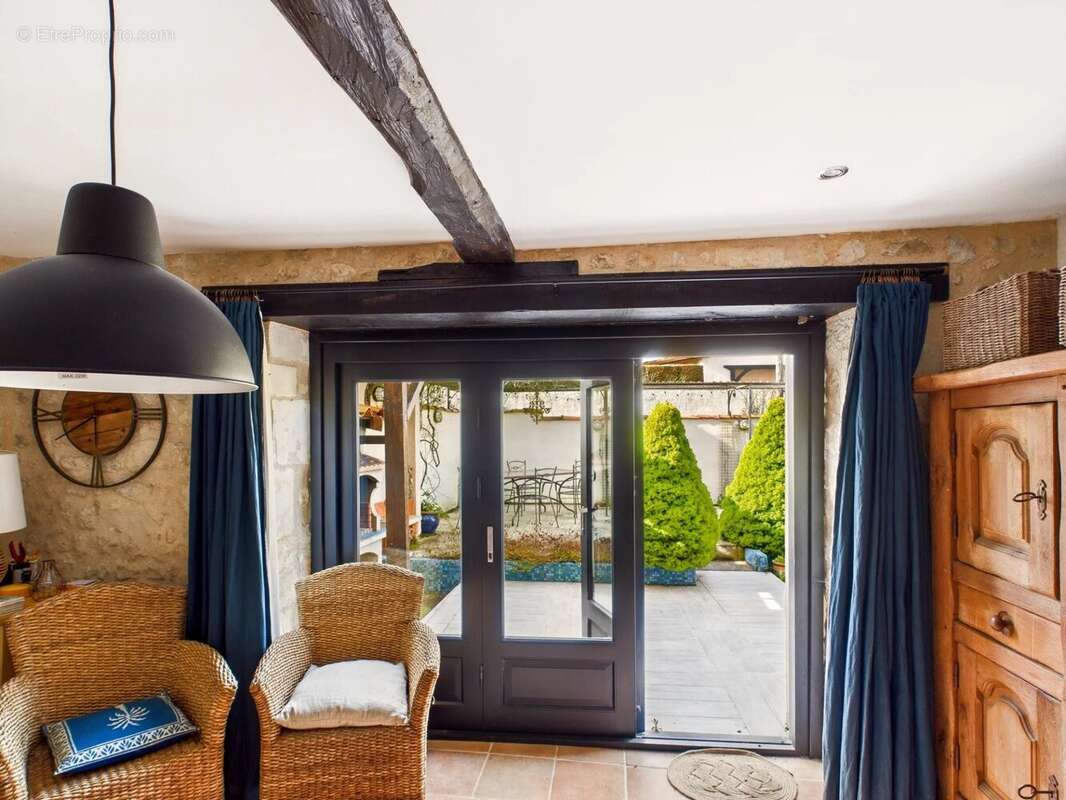 Maison à AUBETERRE-SUR-DRONNE