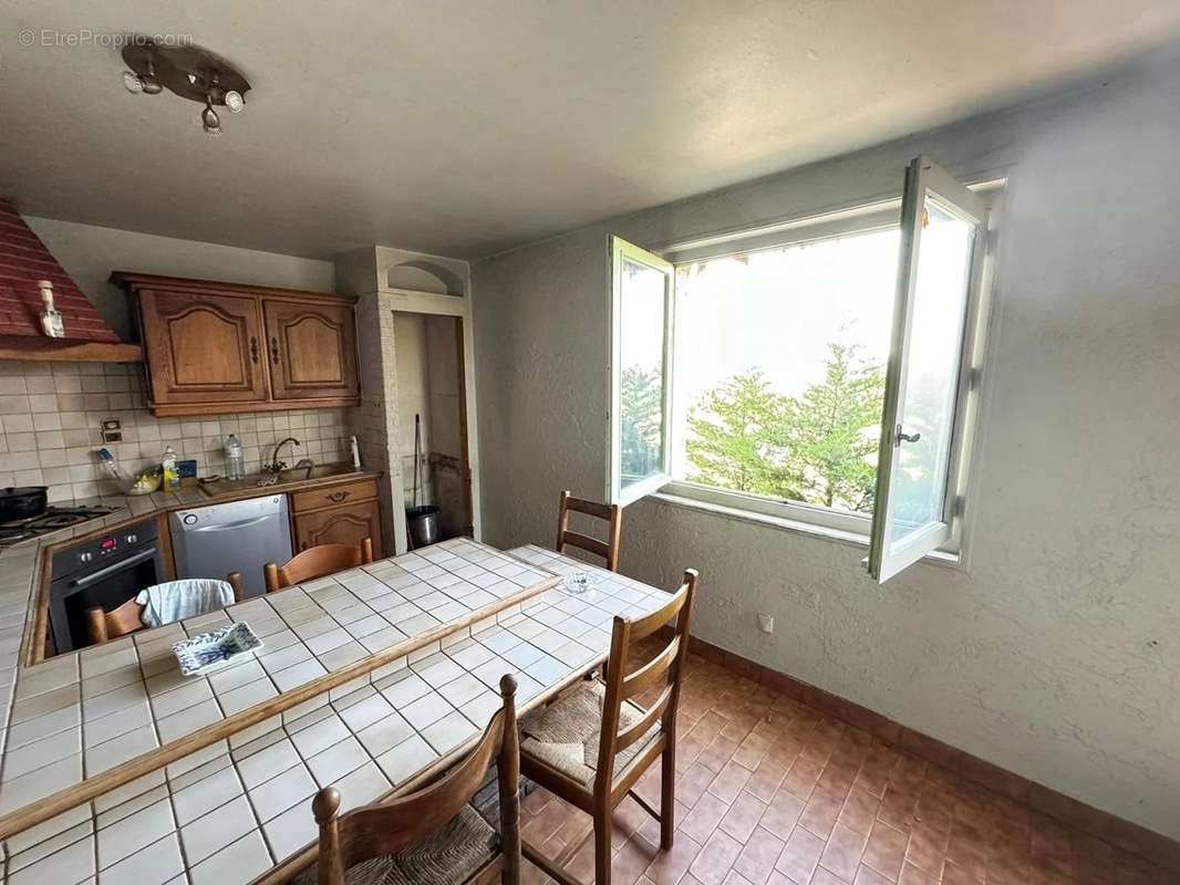 Maison à LUCENAY