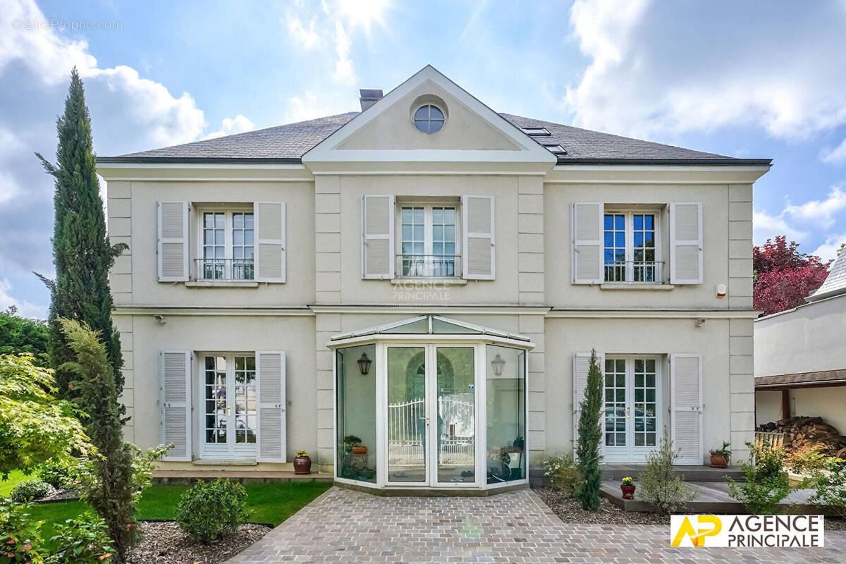 Maison à MAISONS-LAFFITTE