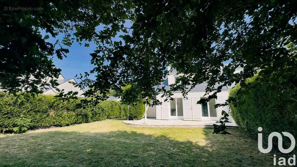 Photo 1 - Maison à MONTCOURT-FROMONVILLE