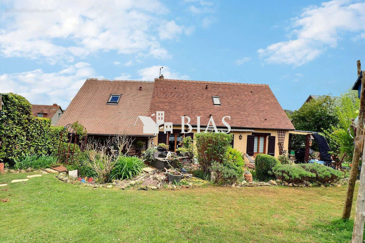 Maison à BEAUMONT-EN-AUGE