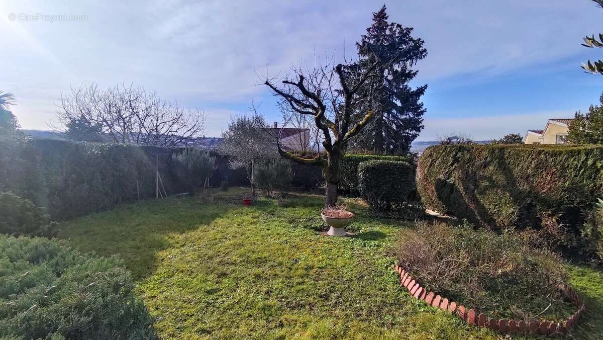 Maison à JASSANS-RIOTTIER