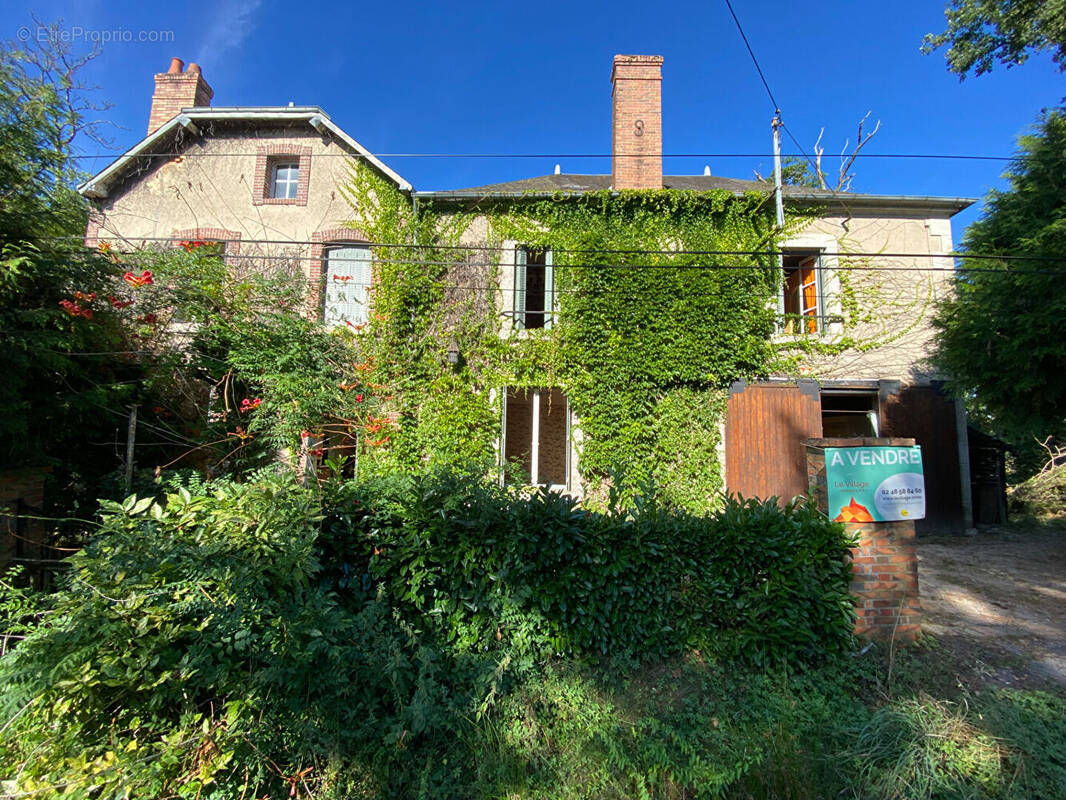 Maison à LA CHAPELLE-D&#039;ANGILLON