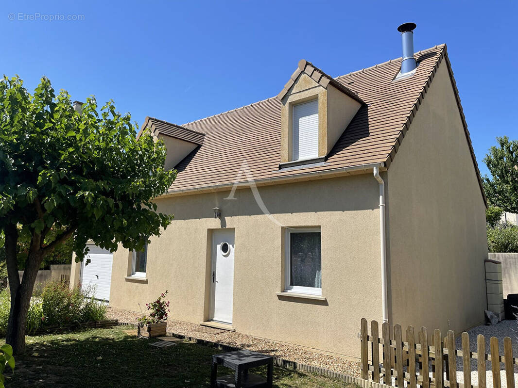 Maison à ETAMPES