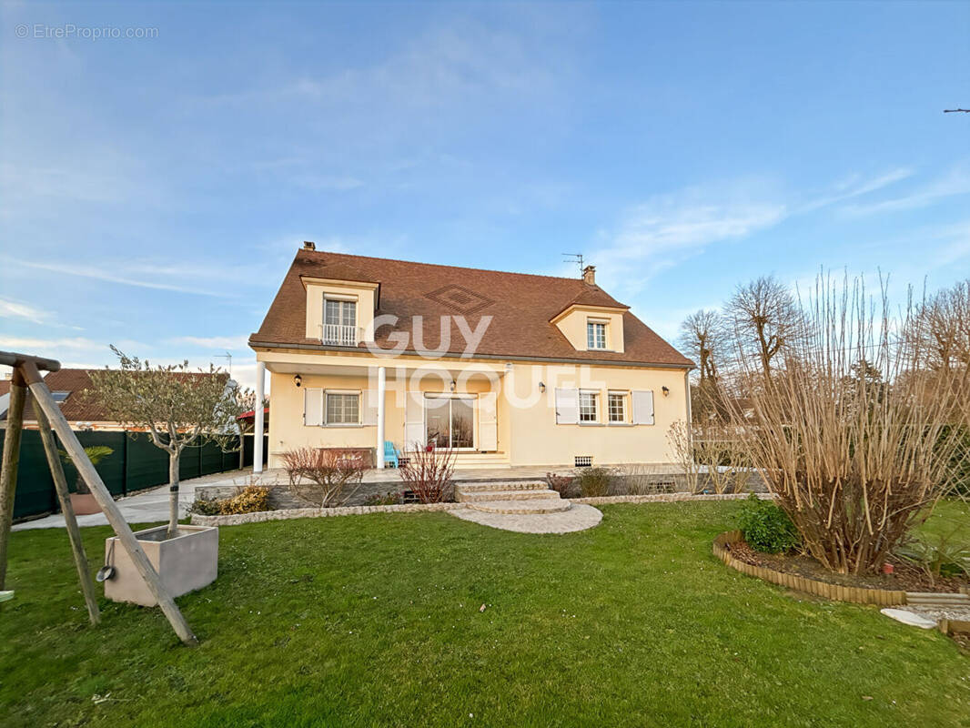 Maison à ROZAY-EN-BRIE