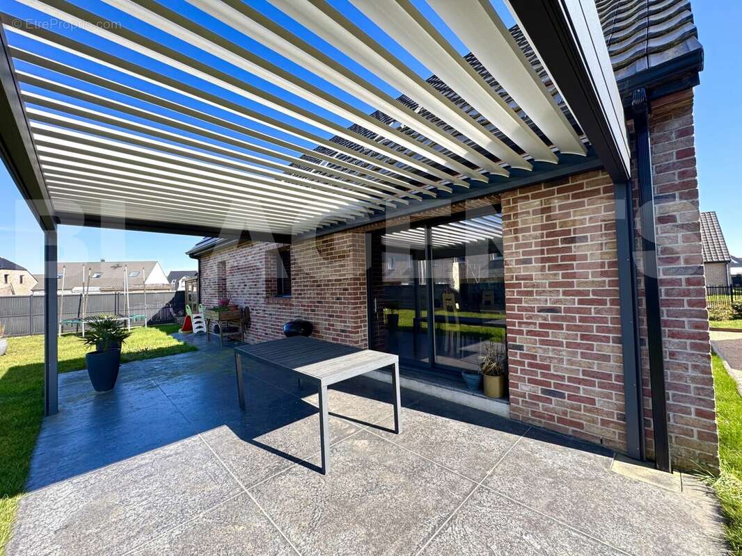 * pergola - Maison à WINGLES