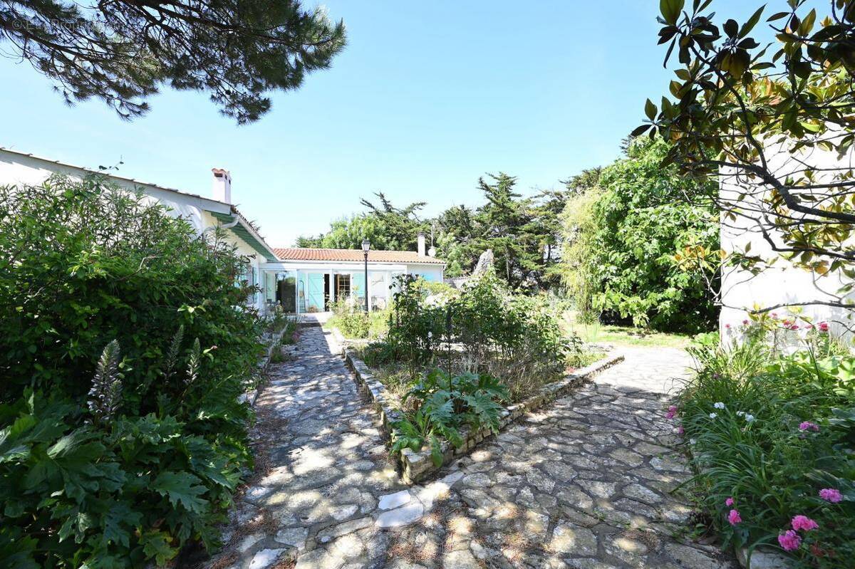 Maison à SAINT-CLEMENT-DES-BALEINES